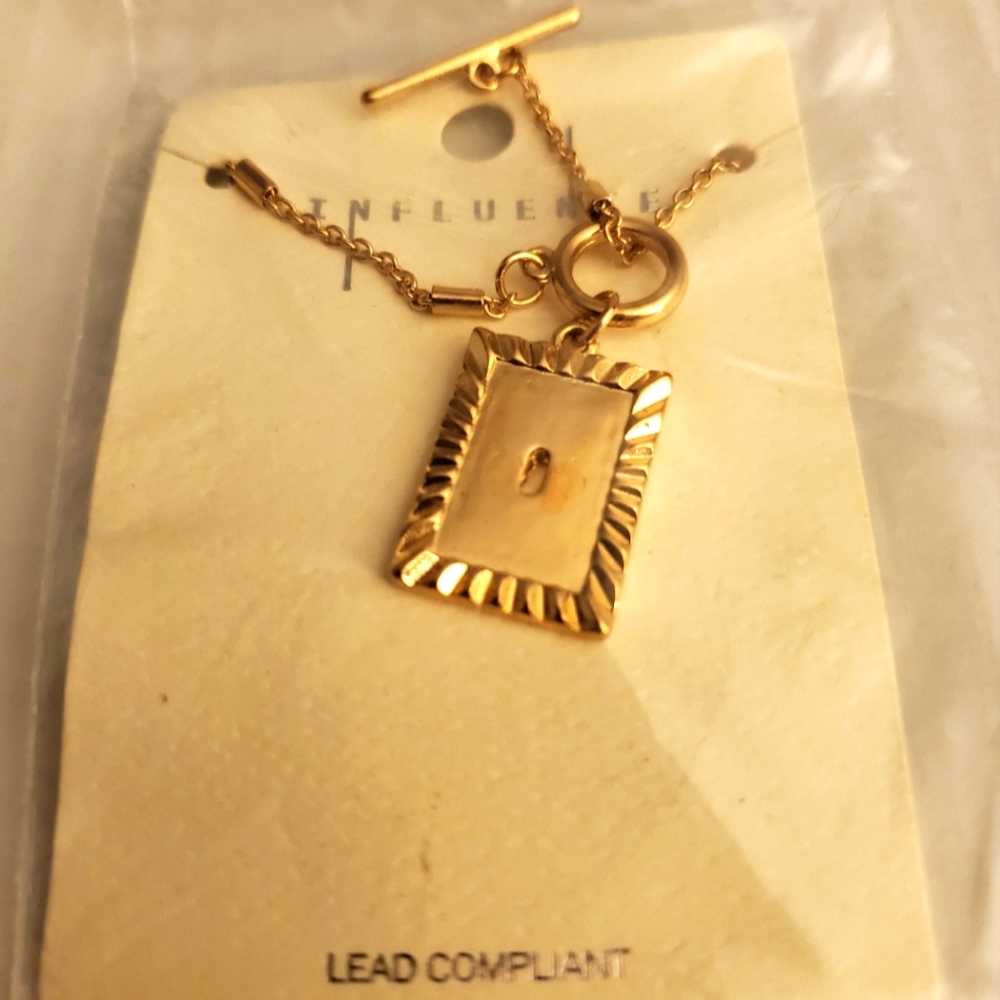 New Influenced Goldtone Pendant Necklace